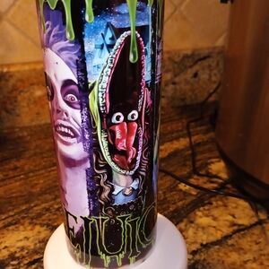20 oz. Tumbler Beetlejuice with straw and straw cleaner